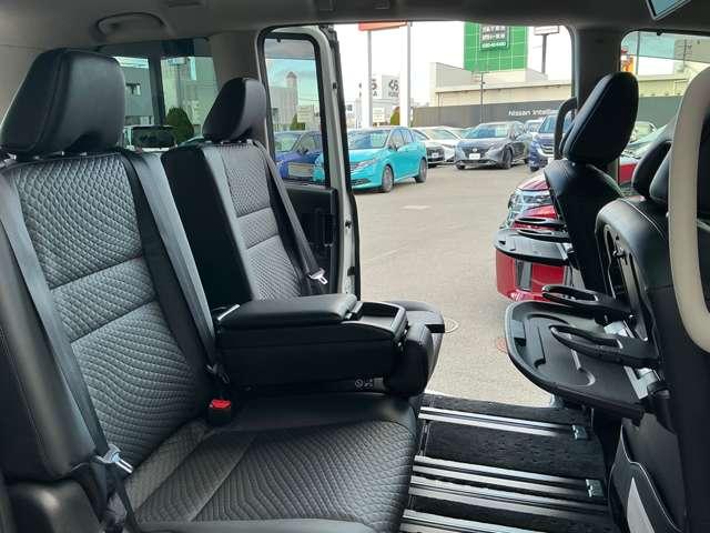 セレナ ２．０　ハイウェイスター　Ｖ　防水シート＆プロパイロット＆後席モニター　サイドエアバッグ　アラウンドビュ－　１オナ　アルミ　衝突被害軽減　ＬＤＰ　エアバッグ　両側オートスライドドア　ＬＥＤライト　インテリジェントキー　サイドカメラ　メモリーナビ　アイドリングストップ（14枚目）