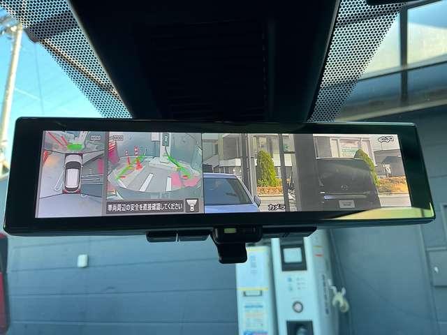 �X�}�[�g���[���~���[�́A�ԗ�����ɐݒu���ꂽ�J�����̉f�����A���[���~���[�ɉf���o�����ƂŁA���p���Ȃ����A���S�������コ���邱�Ƃ��ł��܂��B�܂��A��Ԃ�J�V���ł��A�N���A�ȉf�����f���o�����Ƃ��ł��܂��B