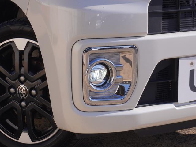 ◆フォグライト◆　霧などの悪天候時、自車の位置を示すとともに前方や路肩が見えずらい時、近い位置をワイドに照らしてくれます