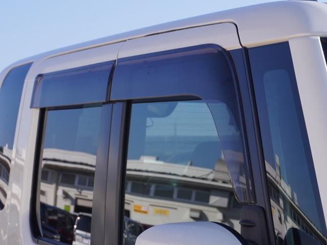 ◆ドアバイザー◆悪天候時にも窓を少し上げて換気を行えるので便利です♪