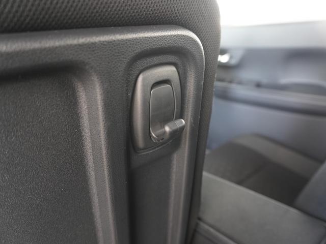 ◆コンビ二フック◆ちょっとした買い物の袋を吊り下げたり、ゴミ袋を吊り下げられるコンビニフックがあり車内を転がらず便利です！