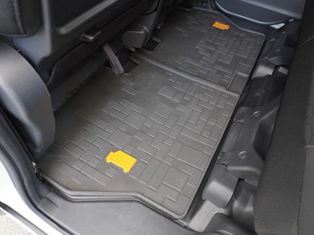 ◆オールシーズンマット◆濡れた靴の水、汚れなどからフロアを守ってくれます。アウトドアやレジャーでもシーン選ばずお手入れ簡単です。