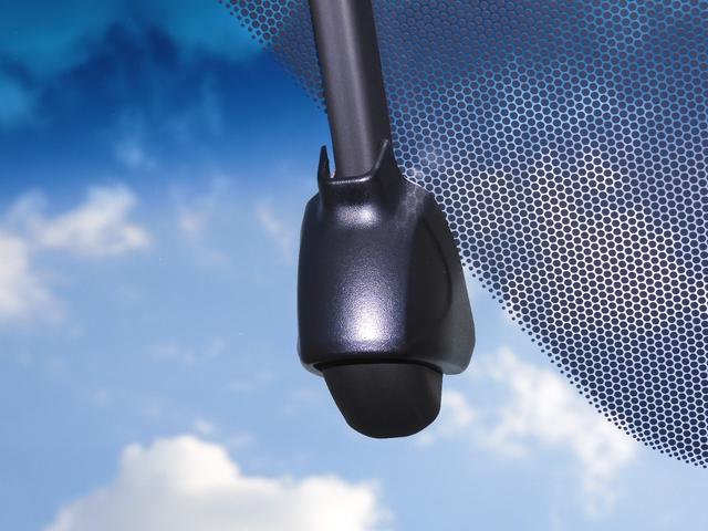 ◆ドライブレコーダー◆映像・音声などを記録する自動車用の装置です。　もしもの事故の際の記録はもちろん、旅行の際の思い出としてドライブの映像を楽しむことができます。