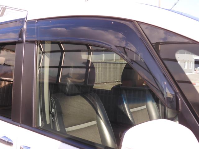 ◆ドアバイザー◆悪天候時にも窓を少し上げて換気を行えるので便利です♪