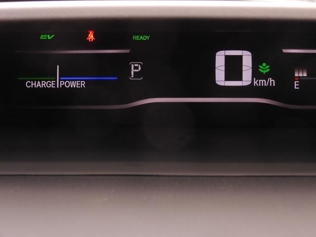 ◆メーターパネル◆視認性の良いシンプルなメーターデザインはドライバーに情報をわかりやすく伝えてくれます。