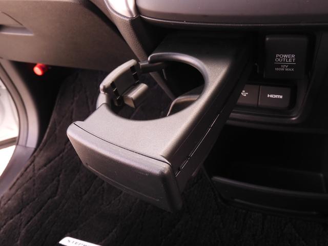 ◆ドリンクホルダー◆手の届きやすい場所にドリンクホルダーがあり、とても便利です。