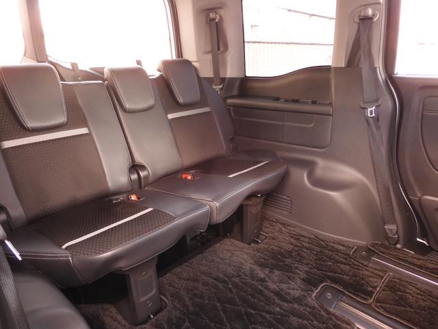 ◆ご家族とスキーやキャンプ、または年に１回、親孝行の温泉旅行。そんな時にとても役に立つ広々３列目シート。普段は畳んでおいて荷物スペースにしても良いですね！