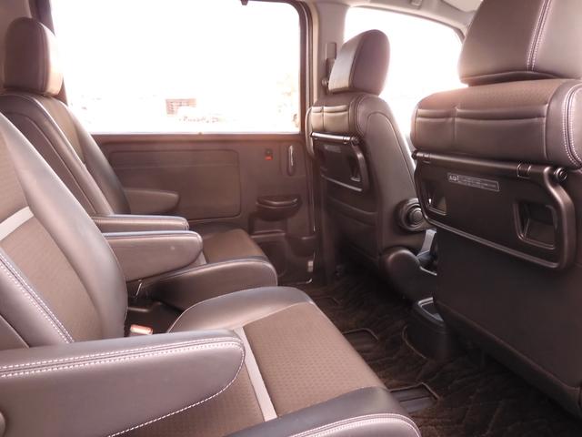 ◆ゆったり座れる大型で上質なシート。ゆとりのサイズと十分な厚みで豊かな座り心地を生み、ロングドライブでも疲れにくいシートです。