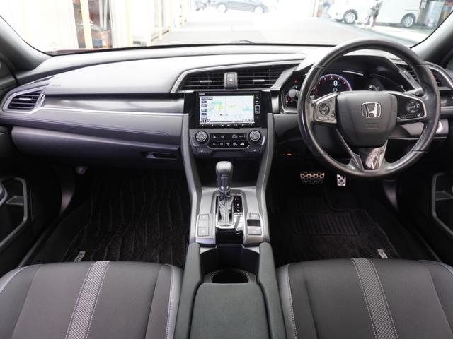 シビック ハッチバック　ワンオーナー　７インチナビ　バックカメラ　ＥＴＣ　アダプティブクルーズコントロール　シートヒーター　Ｂｌｕｅｔｏｏｔｈ　ＵＳＢ入力端子　ＬＥＤヘッドライト　衝突被害軽減ブレーキ　パドルシフト　禁煙車（12枚目）