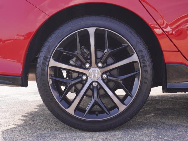 シビック ハッチバック　ワンオーナー　７インチナビ　バックカメラ　ＥＴＣ　アダプティブクルーズコントロール　シートヒーター　Ｂｌｕｅｔｏｏｔｈ　ＵＳＢ入力端子　ＬＥＤヘッドライト　衝突被害軽減ブレーキ　パドルシフト　禁煙車（18枚目）