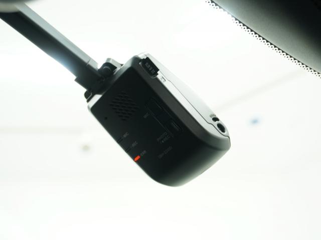 ���O��h���C�u���R�[�_�[�t�����f���E�����Ȃǂ��L�^���鎩���ԗp�̑��u�ł��B�������̎��̂̍ۂ̋L�^�͂������A���s�̍ۂ̎v���o�Ƃ��ăh���C�u�̉f�����y���ނ��Ƃ��ł��܂��B