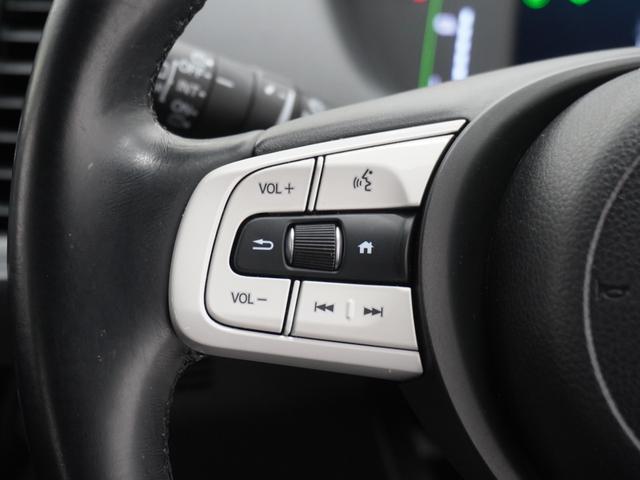 ���I�[�f�B�I�����R���X�C�b�`���n���h���ɃX�C�b�`����������Ă܂��B���_�����炷���ƂȂ��A�{�����[�������E�I�[�f�B�I�\�[�X�ؑցE�I�Ȃ��o���܂��B���S�^�]���Ȃ��瑀�삪�\�ɂȂ�܂����B