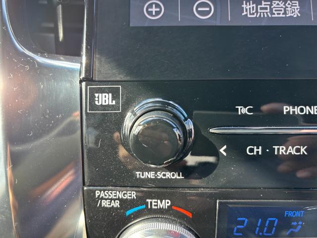 アルファード ２．５Ｓ　タイプゴールド　禁煙車　ＪＢＬプレミアムサウンドシステム　パワーバックドア　サンルーフ　デジタルインナーミラー　メーカー後席モニター　全方位カメラ　ディスプレイオーディオ　ＡｐｐｌｅＣａｒＰｌａｙ　ＥＴＣ２．０（6枚目）