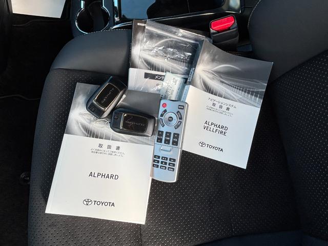 アルファード ２．５Ｓ　タイプゴールド　禁煙車　ＪＢＬプレミアムサウンドシステム　パワーバックドア　サンルーフ　デジタルインナーミラー　メーカー後席モニター　全方位カメラ　ディスプレイオーディオ　ＡｐｐｌｅＣａｒＰｌａｙ　ＥＴＣ２．０（18枚目）