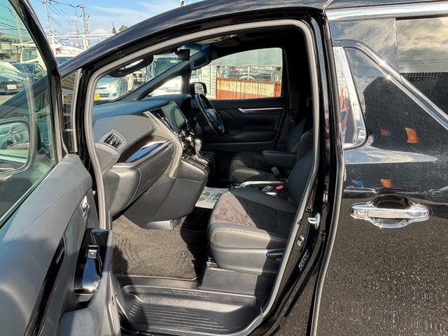 アルファード ２．５Ｓ　タイプゴールド　禁煙車　ＪＢＬプレミアムサウンドシステム　パワーバックドア　サンルーフ　デジタルインナーミラー　メーカー後席モニター　全方位カメラ　ディスプレイオーディオ　ＡｐｐｌｅＣａｒＰｌａｙ　ＥＴＣ２．０（19枚目）