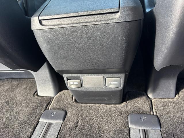 アルファード ２．５Ｓ　タイプゴールド　禁煙車　ＪＢＬプレミアムサウンドシステム　パワーバックドア　サンルーフ　デジタルインナーミラー　メーカー後席モニター　全方位カメラ　ディスプレイオーディオ　ＡｐｐｌｅＣａｒＰｌａｙ　ＥＴＣ２．０（46枚目）
