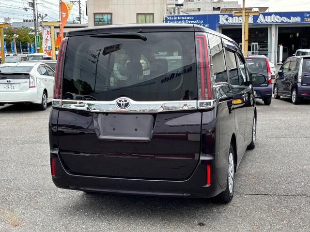 ノア Ｘ　禁煙車　セーフティセンス　ＬＥＤヘッドライト　バックカメラ　Ｂｌｕｅｔｏｏｔｈ　ドライブレコーダー　左パワースライドドア　ナビ連動ＥＴＣ　純正ナビ・テレビ　キーレスエントリー　オートマチックハイビーム（9枚目）
