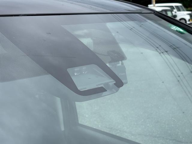 ノア Ｘ　禁煙車　セーフティセンス　ＬＥＤヘッドライト　バックカメラ　Ｂｌｕｅｔｏｏｔｈ　ドライブレコーダー　左パワースライドドア　ナビ連動ＥＴＣ　純正ナビ・テレビ　キーレスエントリー　オートマチックハイビーム（12枚目）