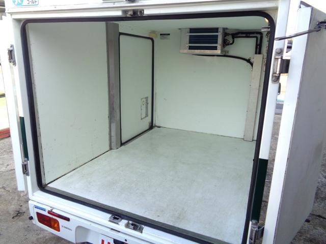 ハイゼットトラック 　ＦＲＰ中温冷凍車　片側スライドドア仕様・デンソー製・－７℃設定　・タイミングチェーン式エンジン・４ＡＴ・バックモニター・ドラレコ・ラバーマット＋サイドバイザー・取説・保証書・記録簿・法人１オーナー（26枚目）