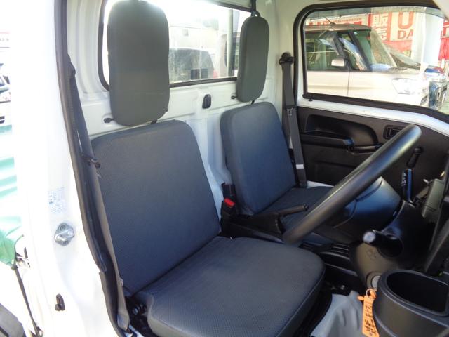 ハイゼットトラック スタンダード　タイミングチェーン式エンジン・４ＡＴ・パワステ・エアコン・ＡＢＳ・エアバッグ・純正ＣＤオーディオ・ＥＴＣ・３方開・荷台シートカバー・マット＋バイザー・取扱説明書・保証書・スペアキー有・車検２年受渡（12枚目）
