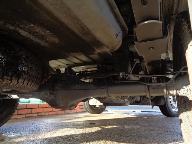 ハイゼットトラック スタンダード　タイミングチェーン式エンジン・４ＡＴ・パワステ・エアコン・ＡＢＳ・エアバッグ・純正ＣＤオーディオ・ＥＴＣ・３方開・荷台シートカバー・マット＋バイザー・取扱説明書・保証書・スペアキー有・車検２年受渡（26枚目）