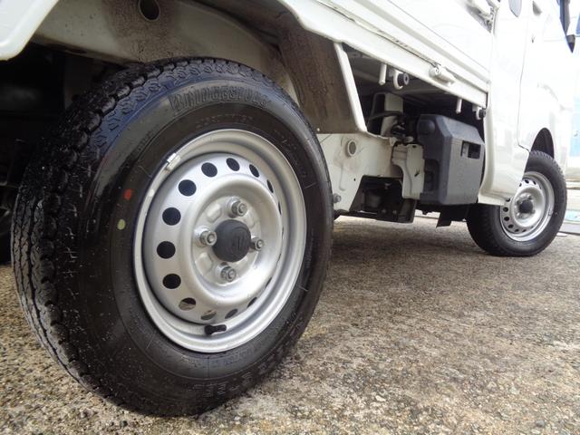 ハイゼットトラック ジャンボＳＡＩＩＩｔ　スマートアシストＩＩＩ・１オーナー車・取扱説明書・保証書・スペアキー有・キーレス・集中ドアロック・オートＬＥＤヘッドランプ＋フォグ・ナビＴＶ・ＥＴＣ・黒レザー調シートカバー・純正ラバーマット＋バイザー（28枚目）