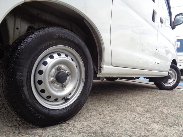 ハイゼットカーゴ スペシャル　ハイルーフ・タイミングチェーン式エンジン・パートタイム４ＷＤ・４ＡＴ・ＡＢＳ・アイドリングストップ・Ｗエアバッグ・パワーウィンドウ・取扱説明書・保証書・スペアキー有・事業用登録可（27枚目）