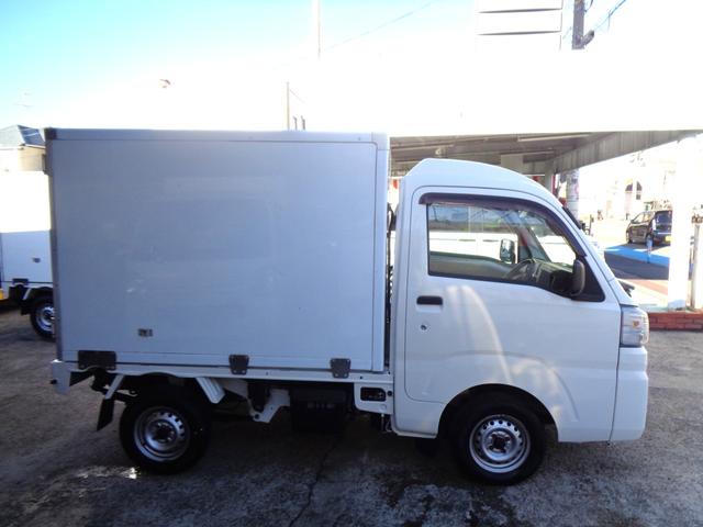 ハイゼットトラック 低温冷蔵冷凍車 東プレ製 -22℃設定・タイミングチェーン式エンジン・4AT・パートタイム4WD・ハイルーフ・ABS・Wエアバッグ・キーレス・パワーウィンドウ・樹脂製スノコ・事業用登録可(7枚目)