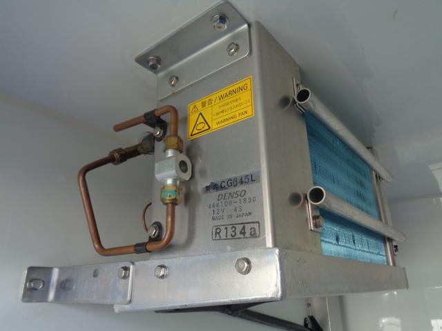 ハイゼットトラック デンソー製冷凍車・-7℃設定・冷蔵冷凍車・片側スライドドア・ハイルーフ・5MT・タイミングチェーン式エンジン・ABS・パワステ・Wエアバッグ・エアコン・事業用登録可(12枚目)