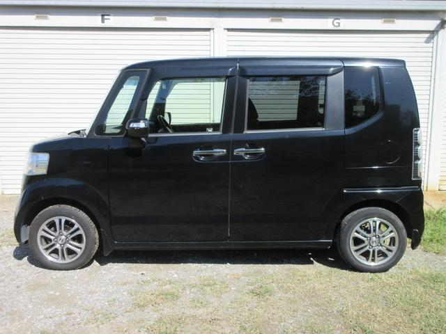 Ｎ－ＢＯＸ Ｇ　ＳＳパッケージ　検査８年１０月　純正ナビ・テレビ（フルセグ）・バックモニター　フル装備　スマートキー　純正アルミ　ＡＢＳ　両側パワースライドドア（6枚目）