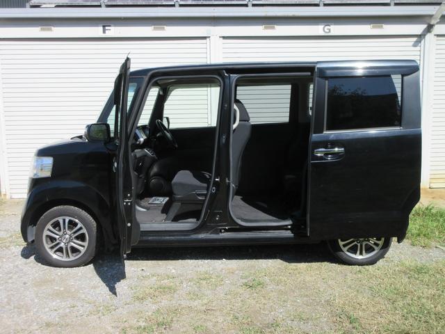 Ｎ－ＢＯＸ Ｇ　ＳＳパッケージ　検査８年１０月　純正ナビ・テレビ（フルセグ）・バックモニター　フル装備　スマートキー　純正アルミ　ＡＢＳ　両側パワースライドドア（8枚目）