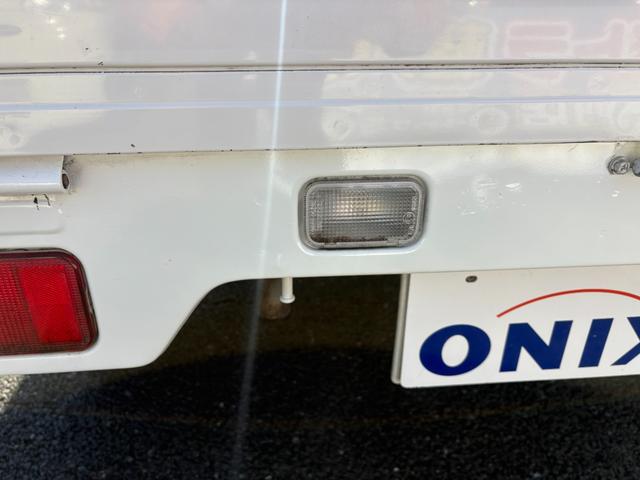 キャリイトラック 4WD 5速ミッション エアコン パワステ ヘッドライトレベライザー ゲートプロテクター(19枚目)