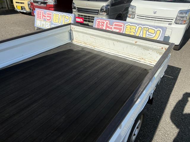 キャリイトラック 4WD 5速ミッション エアコン パワステ ヘッドライトレベライザー ゲートプロテクター(30枚目)
