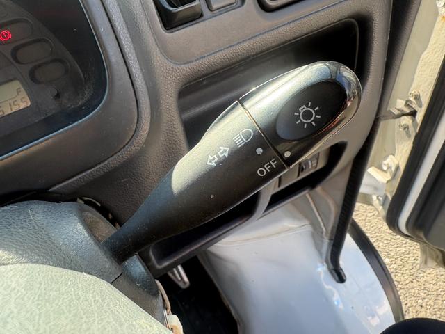 キャリイトラック 4WD 5速ミッション エアコン パワステ ヘッドライトレベライザー ゲートプロテクター(39枚目)
