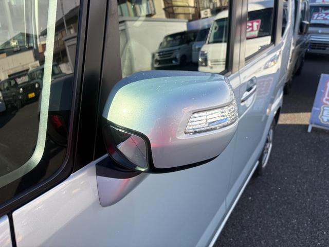 Ｎ－ＢＯＸ Ｇ・Ｌパッケージ　４ＷＤ　後席両側パワースライドドア　オートエアコン　電動格納ミラー　プッシュスタート　スマートキー　１４インチ純正アルミホイール　アイドリングストップ　ステアリングリモコン　ＣＤ再生（13枚目）