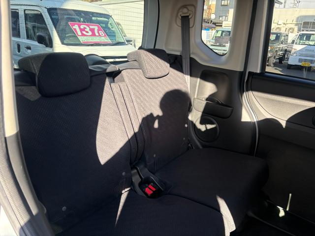 Ｎ－ＢＯＸ Ｇ・Ｌパッケージ　４ＷＤ　後席両側パワースライドドア　オートエアコン　電動格納ミラー　プッシュスタート　スマートキー　１４インチ純正アルミホイール　アイドリングストップ　ステアリングリモコン　ＣＤ再生（22枚目）