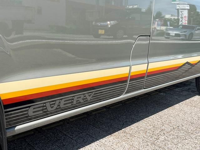 エブリイ Jリミテッド スズキセーフティサポート 専用LEDヘッドランプ 両側パワースライドドア 専用デカール スマートキープッシュスタート ドアミラーブラック塗装(21枚目)