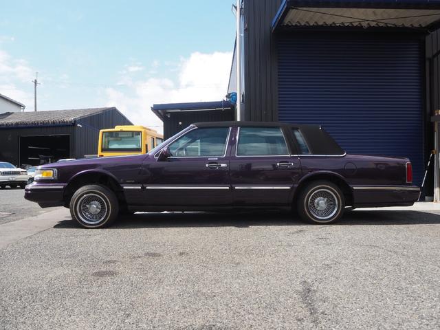 LINCOLN LINCOLN TOWNCAR SIGNATURE