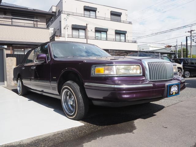 LINCOLN LINCOLN TOWNCAR SIGNATURE