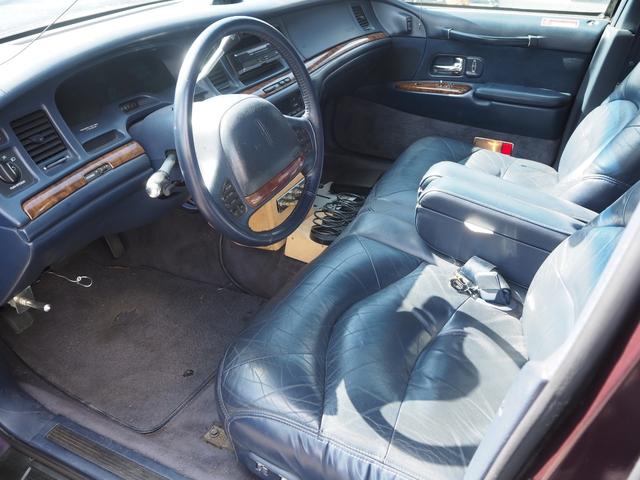 LINCOLN LINCOLN TOWNCAR SIGNATURE