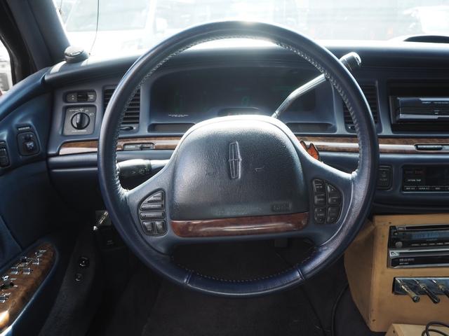 LINCOLN LINCOLN TOWNCAR SIGNATURE