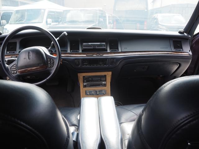 LINCOLN LINCOLN TOWNCAR SIGNATURE