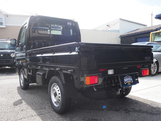 キャリイトラック ＫＸ　２ＷＤ　４速ＡＴ　届出済未使用車　ＬＥＤヘッドライト　フォグランプ　純正ＣＤオーディオ　ＥＴＣ　キーレス　ＬＥＤ荷台作業灯　３Ｄマット　シートカバー　マックスベットライナー　鳥居ブラックアルミ縞板（9枚目）