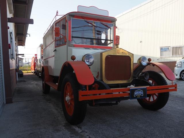 イギリスその他 　フレデリーニューアーク　国内希少車　キッチンカー仕様　荷台　長さ１９６　幅　１６０　高さ　１５０　４速ミッション　外部電源　サイド扉　シンク　サイドオーニング　換気扇　小型電気温水器　床縞板　スポット（6枚目）