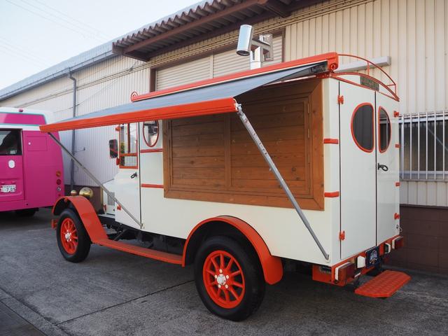 イギリスその他 　フレデリーニューアーク　国内希少車　キッチンカー仕様　荷台　長さ１９６　幅　１６０　高さ　１５０　４速ミッション　外部電源　サイド扉　シンク　サイドオーニング　換気扇　小型電気温水器　床縞板　スポット（8枚目）