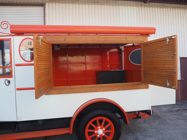 イギリスその他 　フレデリーニューアーク　国内希少車　キッチンカー仕様　荷台　長さ１９６　幅　１６０　高さ　１５０　４速ミッション　外部電源　サイド扉　シンク　サイドオーニング　換気扇　小型電気温水器　床縞板　スポット（9枚目）