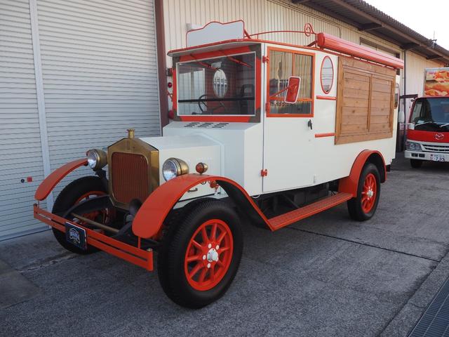 イギリスその他 　フレデリーニューアーク　国内希少車　キッチンカー仕様　荷台　長さ１９６　幅　１６０　高さ　１５０　４速ミッション　外部電源　サイド扉　シンク　サイドオーニング　換気扇　小型電気温水器　床縞板　スポット（22枚目）