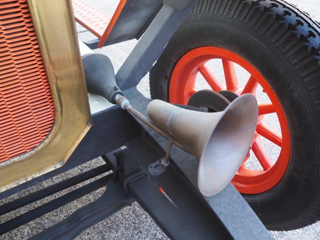 イギリスその他 　フレデリーニューアーク　国内希少車　キッチンカー仕様　荷台　長さ１９６　幅　１６０　高さ　１５０　４速ミッション　外部電源　サイド扉　シンク　サイドオーニング　換気扇　小型電気温水器　床縞板　スポット（27枚目）