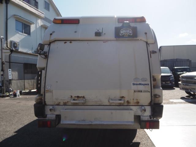 エルフトラック 　巻き込み式パッカー車　塵芥車　最大積載量２０００ｋｇ　新明和ＧＲ０５２－１４３３　容積５．１　汚水９０Ｌタンク　バックカメラ　スムーサーＥＸシフト　準中型免許ＯＫ（3枚目）