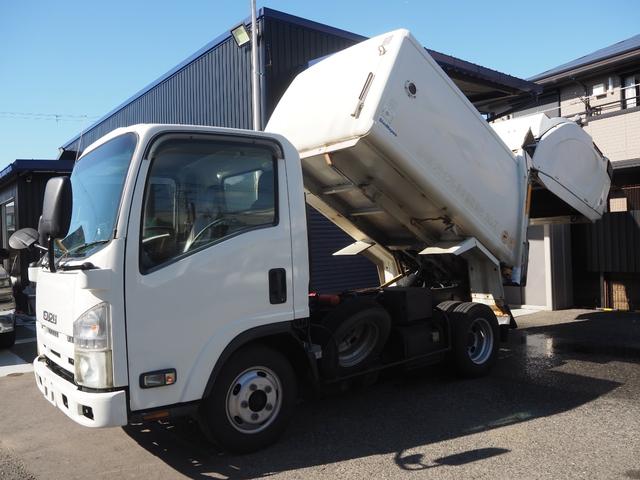エルフトラック 　巻き込み式パッカー車　塵芥車　最大積載量２０００ｋｇ　新明和ＧＲ０５２－１４３３　容積５．１　汚水９０Ｌタンク　バックカメラ　スムーサーＥＸシフト　準中型免許ＯＫ（8枚目）